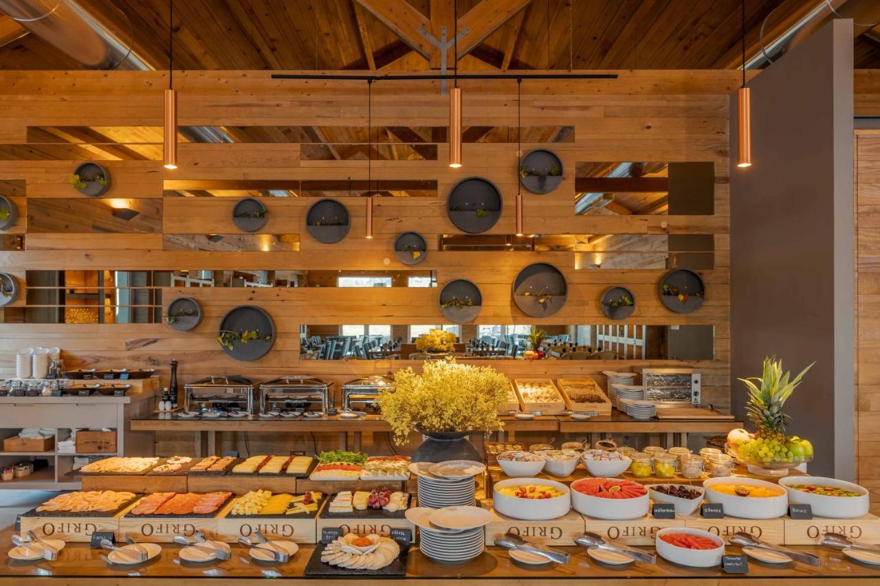 Pestana Douro Riverside - Preferred Hotels & Resorts, Lifestyle Valbom  Bagian luar foto The buffet at the restaurant