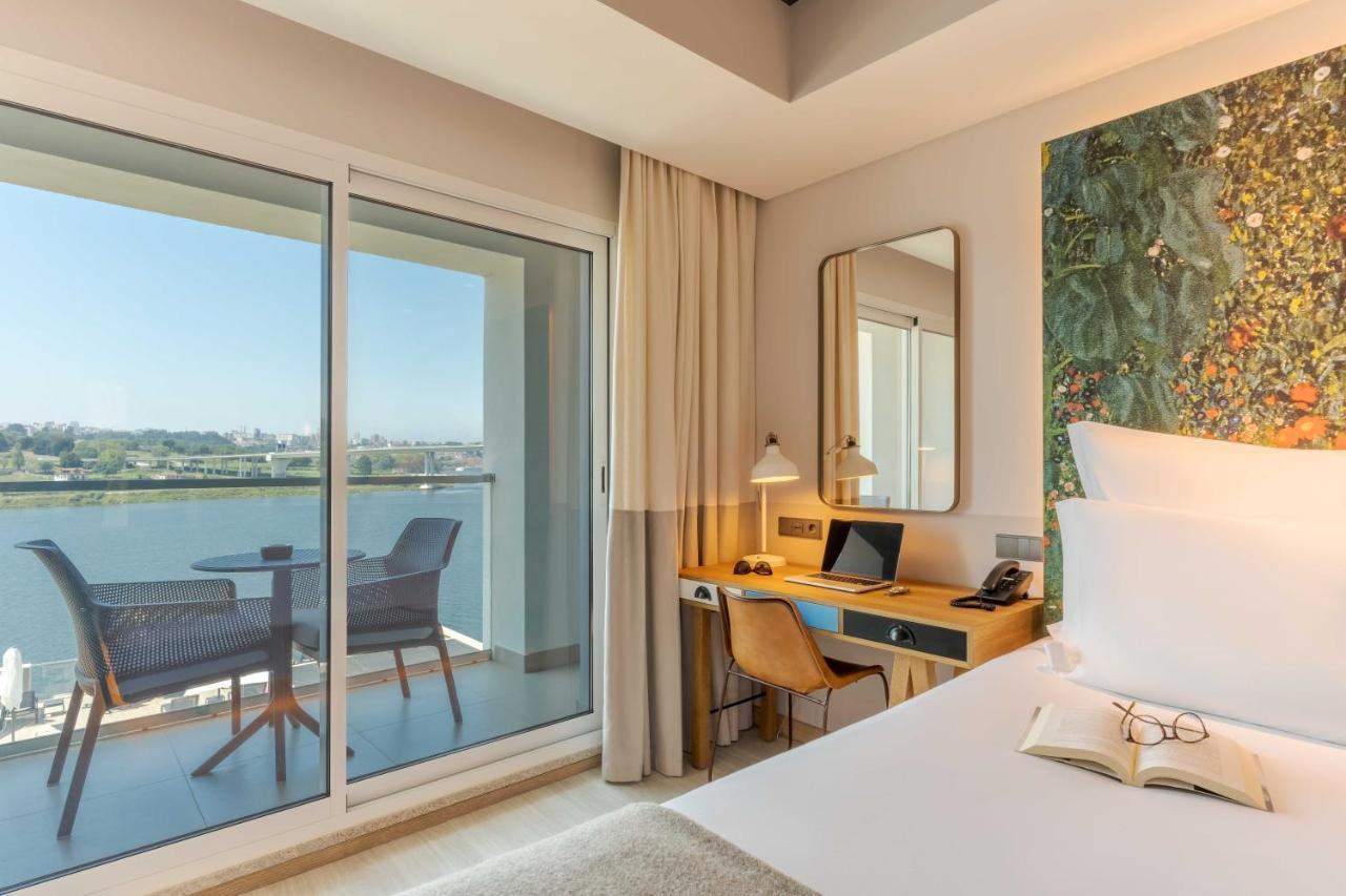 Pestana Douro Riverside - Preferred Hotels & Resorts, Lifestyle Valbom  Bagian luar foto A room at the hotel