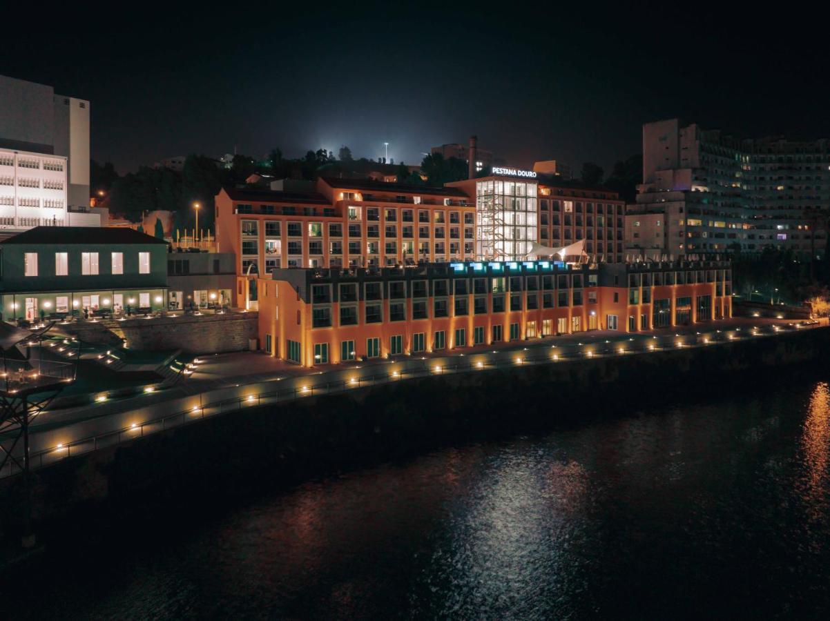 Pestana Douro Riverside - Preferred Hotels & Resorts, Lifestyle Valbom  Bagian luar foto The hotel at night